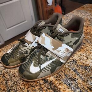 Nike Training Shoes Camo Size 10 Model 852933-300